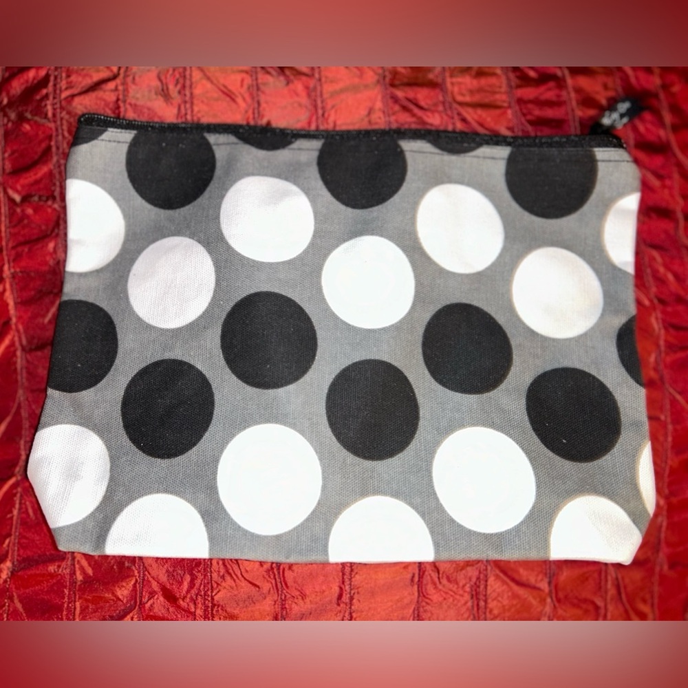 Thirty-One zipper pouch